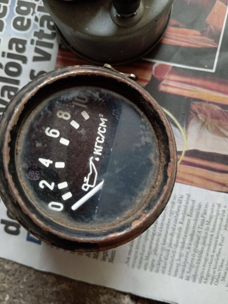 Olajnyoms ra j elektronikus