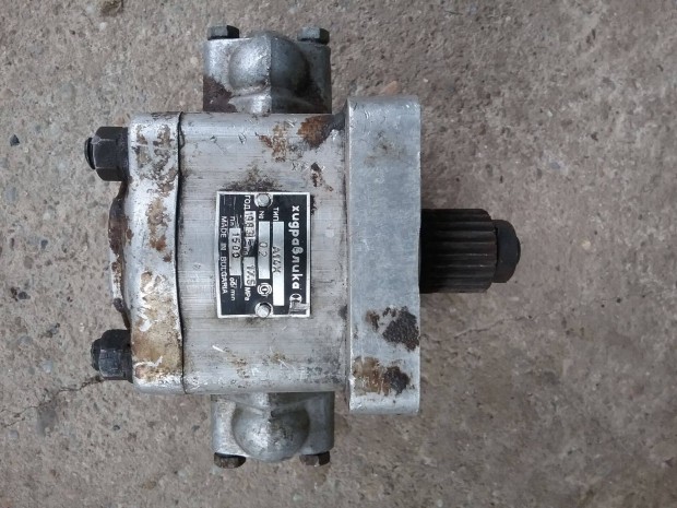 Olajszivatty csatlakozkkal egytt elad