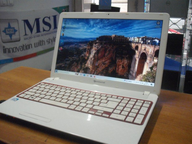 Olcs Packard bell 2 magos, 15.6"-os laptop kirusts!!!