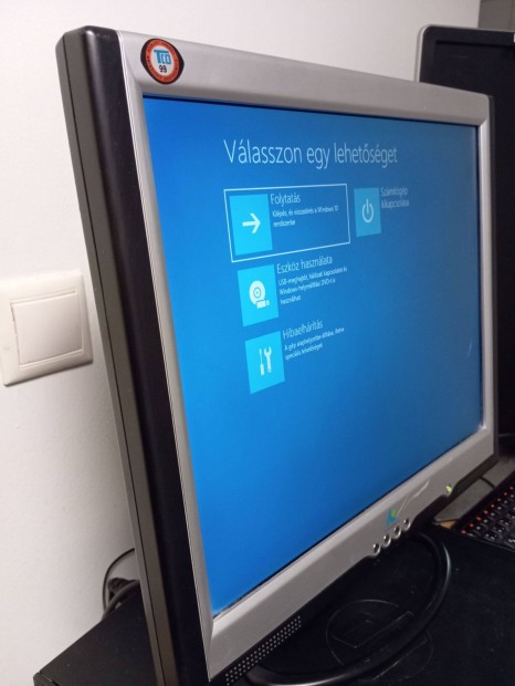 Olcsó használt 17" LCD monitor Albacomp beépített hangszóró 1024x768