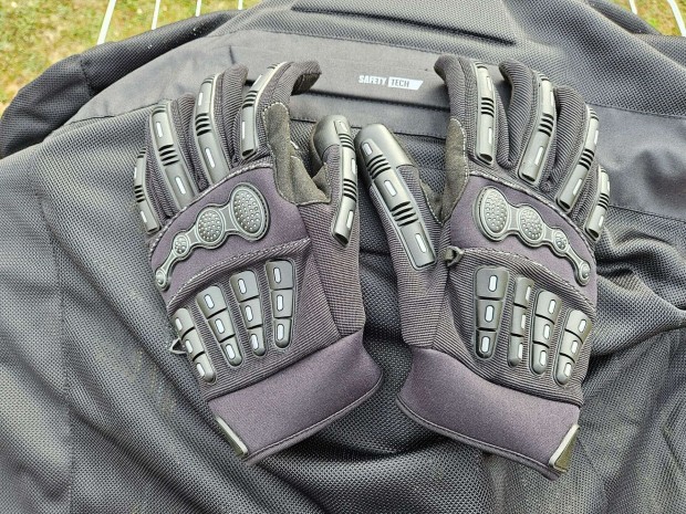 Olcs�n elad� Sixgear Warlock motoros keszty� XL