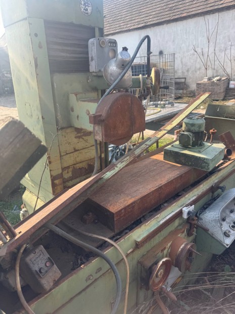 Olcs�n elad� s�k- �s pal�stk�sz�r�, valamint mar�g�p