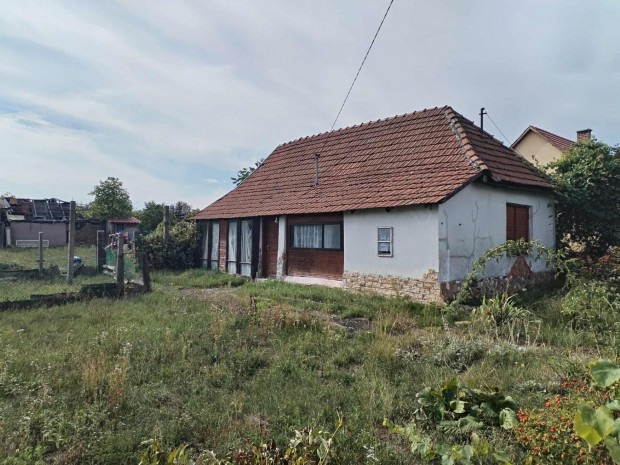 Olcs�n fenntarthat� h�z vagy nyaral� elad� Szarvasged�n, hatalmas