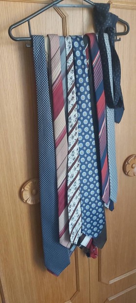 Olcsn frfi nyakkendk ( 30 db ) elad!