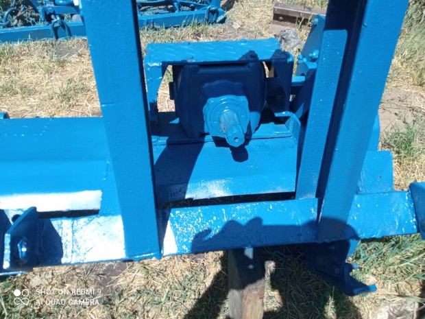 Oldalazos talajmar elad 