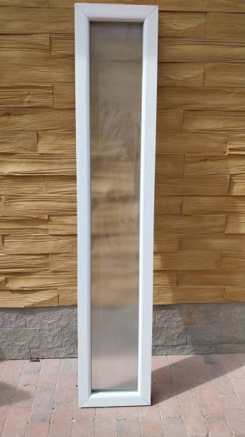 Oldalvilgt (vilagit) fehr manyag ablak elad 208x40 cm