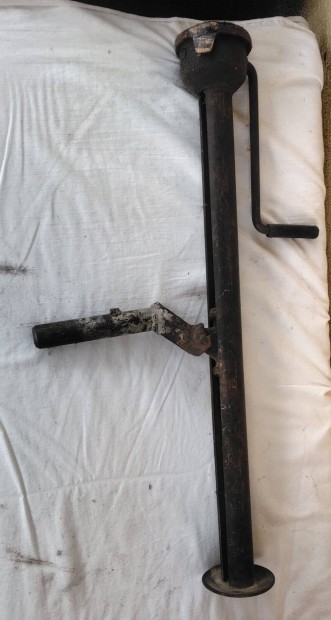 Oldtimer aut� emel� kurblis