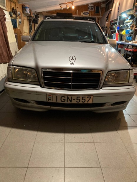 Oldtimernek alkalmas Mercedes W202