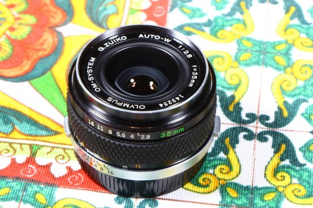 Olympus 2.8 35mm om objektív