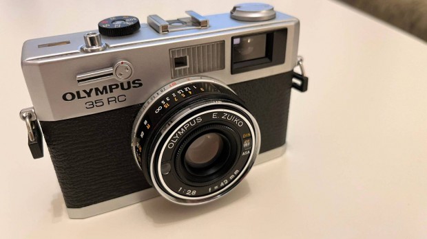 Olympus 35 RC fényképezőgép - E. Zuiko 42mm f/2.8