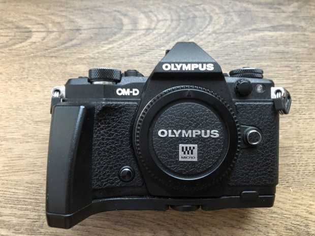 Olympus EM5 II