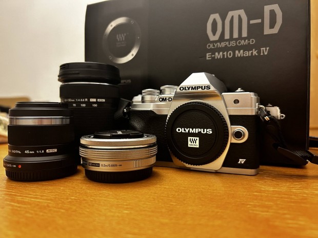 Olympus OM-D E-M10 Mark IV. vz + 3 objektv