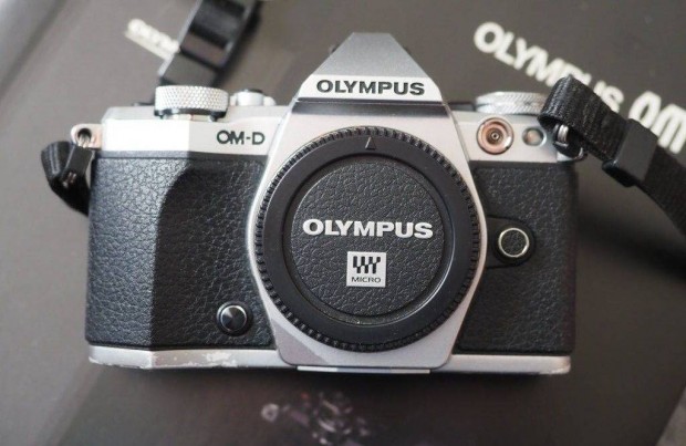 Olympus OM-D E-M5 Mark II vz (ezst) kt akkumltorral