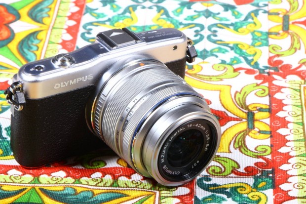 Olympus Pen mini e-pm1 digit�lis f�nyk�pez�g�p + 14-42mm objekt�v 