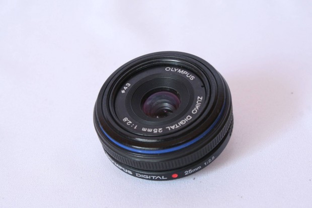 Olympus Zuiko Digital 25mm f/2.8
