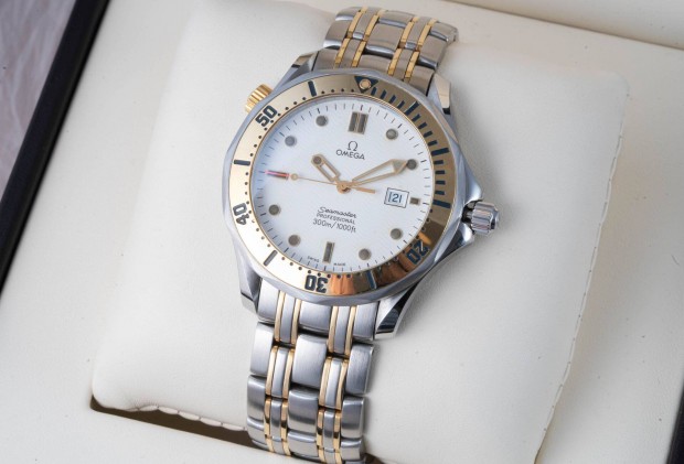 Omega 18K karra