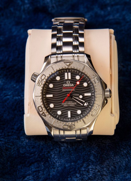 Omega Nekton