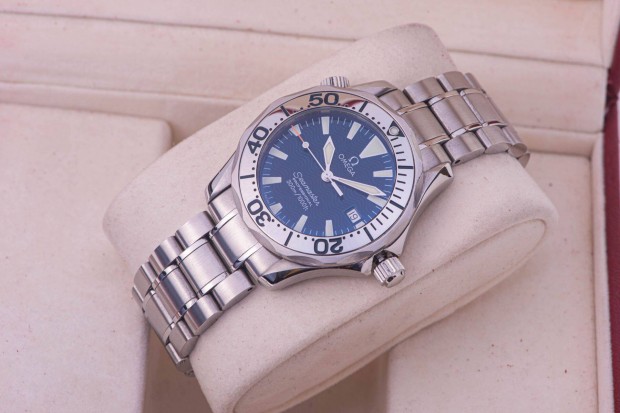 Omega Seamaster Electric Blue Mid-Size