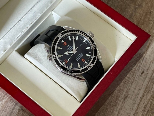 Omega Seamaster Planet Ocean 600M kaucsuk szjjal 45 Lgsw