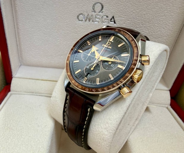 Omega Speedmaster Broad Arrow / 18K Rose Gold 42mm (Watch Bandita)
