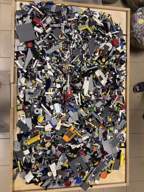 Ömlesztett Lego (22 kg)
