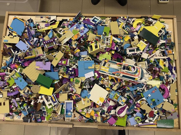 Ömlesztett Lego csomag (19,43 kg)