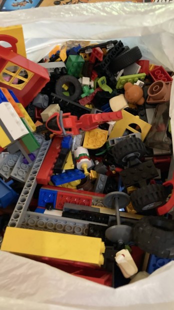 mlesztett Lego elad 