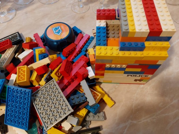 Ömlesztett kilós LEGO