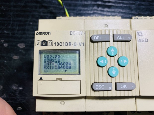 Omron Zen 10C1DR-D-V1 + Zen 4ED PLC