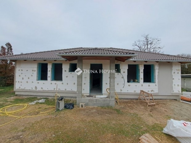 �n�ll� �j�p�t�s� otthon