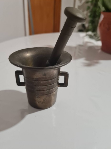 Ónémet stílusú kisméretű mozsár az 1900-as évekből.