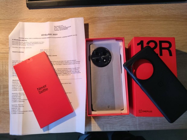 Oneplus 12R 16/256 GB 3 hete vsrolt. garis