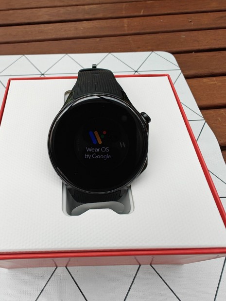 Oneplus Watch 2 okosóra makulátlan