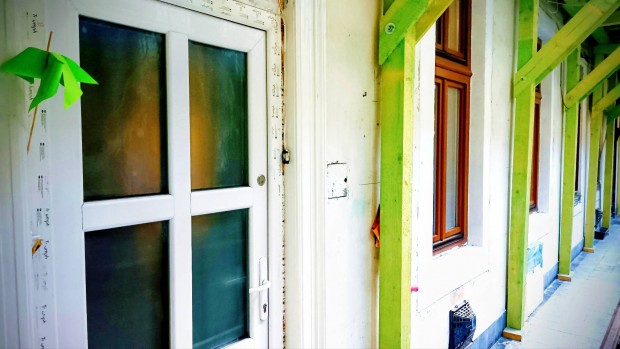 �nkorm�nyzati Lak�s csere nagyobbra