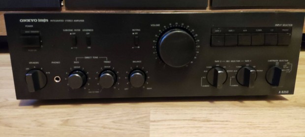 Onkyo Integra A-8250 erst