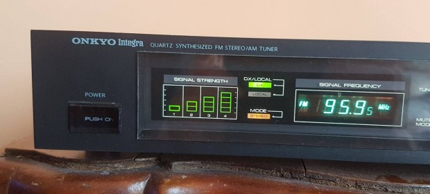 Onkyo Integra T-4015 radio tuner