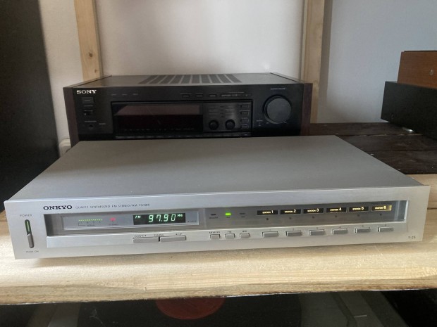 Onkyo T-25 tuner