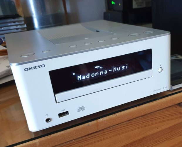 Onkyo USB Ipod MP3 CD Mini HIFI RDS Text rádió+táv