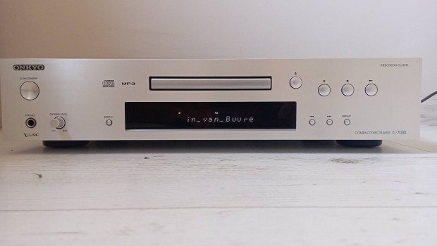 Onkyo cd player C-7030