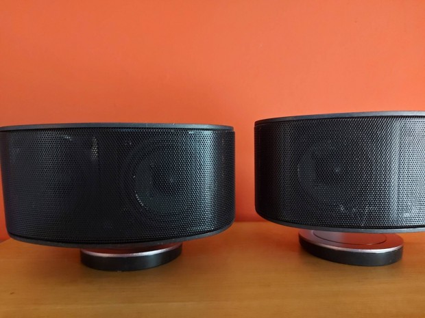 Onkyo sound speakers 