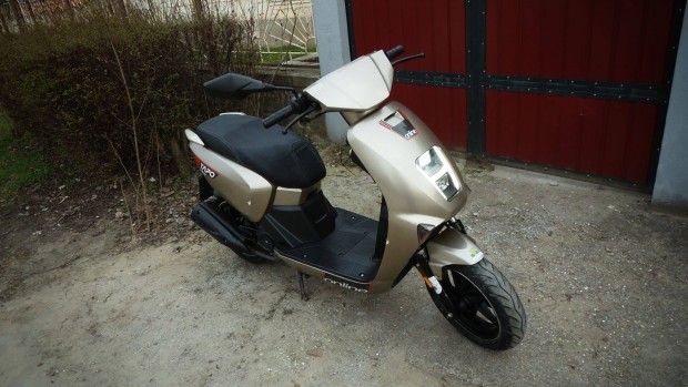 Online tapo robog� 