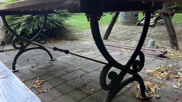 Öntöttvas láb, kerti asztal, pad lábak