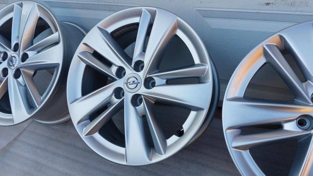 Óóó Eladógyári, Opel Grandland X 17" alufelni 5x108 ujszerű