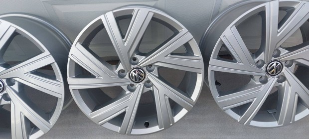 Óóó Gyári 18" VW Golf VIII. GTI /Bergamo/ alufelni 5x112