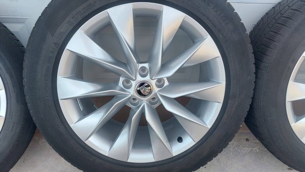 Óóó Gyári , Skoda Elroq-Enyaq IV. 19 alufelni ,téli gumi 5x112