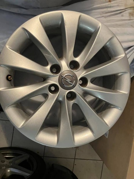 Opel 10 csavart k�ll�s, 5x110 mm, 16-os, alufelni