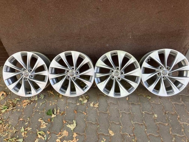 Opel 10 csavart küllős alufelni, 17-es, 5x105 mm