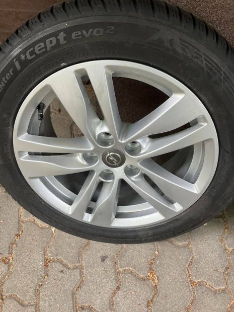 Opel 10 klls K Astra alufelni ngyvszakos gumival, szenzorral