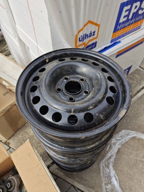 Opel 15"-OS Lemezfelni 6J15H2 ET47 Michelin gyártmányú. 4db