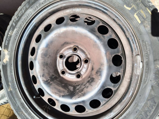 Opel 16"lemezfelni garnitúra jó állapotban eladó
